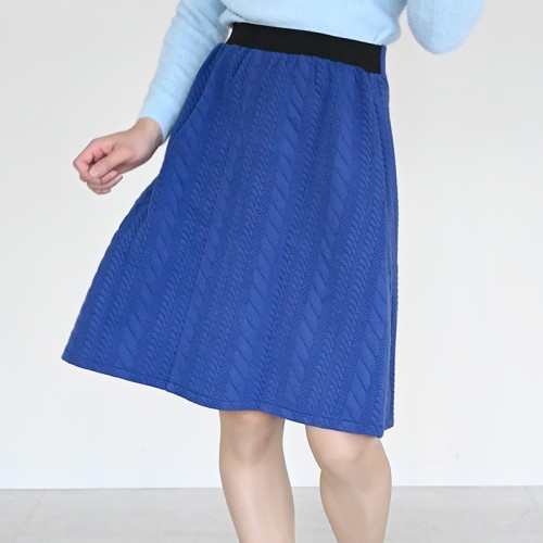 超伸縮!!  上質生地の 清楚な膝丈スカート　ブルー